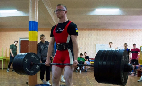 Відкрита першість ДЮКФП зі станової тяги у Звягелі: результати змагань