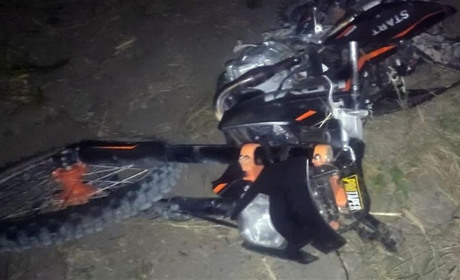 На Шепетівщині слідчі встановлюють обставини ДТП, у якій загинув 18-річний мотоцикліст