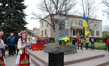 У Сергіївці встановлено пам’ятник Тарасу Шевченку
