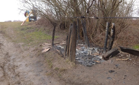 Біля понтонної переправи коло Цепцевич горіла будка. Підозрюють підпал