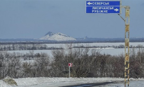 "Щастя по-руські" у Рубіжному: "адміністрація" ховається у підвалі, жителі мріють про світло і газ