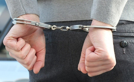 Пограбував жінку, обікрав будинок - присудили понад сім років в'язниці