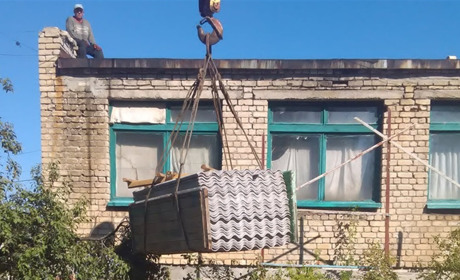 В Тошківському ліцеї ремонтують покрівлю, пошкоджену під час негоди