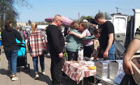 Як працює волноваський ринок: 20 свіжих фото торгівлі у Волновасі від 26 квітня 2022 року