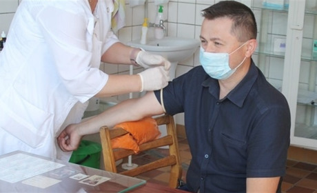 В Барській лікарні почали робити тести на антитіла до коронавірусу