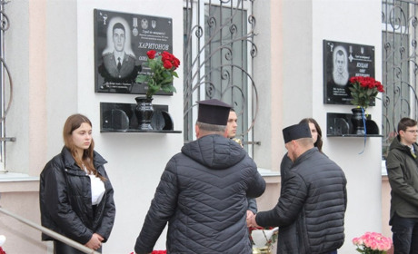 Студентам звягельського медколеджу, які загинули на війні, відкрили меморіальні дошки