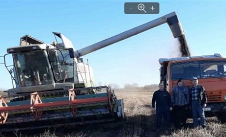 Страшно всім, коли йде обстріл, але врожай збирати треба