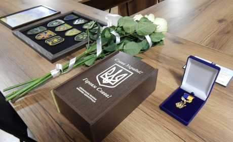 Юному волонтеру зі Славути вручили Подяку Хмельницької обласної військової адміністрації