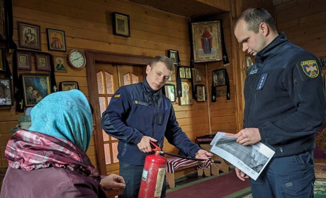 Рятувальники проводять інструктаж у культових спорудах Шостки