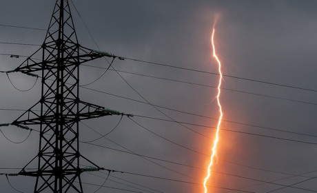 Автоматичне знеструмлення на Чернігівщині: енергетики працюють над відновленням електропостачання