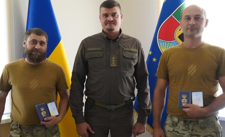 На Луганщині нагородили захисників та захисниць України, які відбивають ворожу навалу на сході