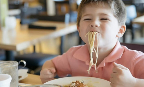 На весняних канікулах повари поїдуть на курси до Одеси: як школи в Южному переходять на нове меню