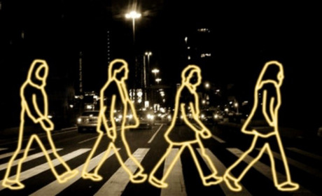 Пішоходів зобов'язали носити світловідбивальні елементи у темний час доби