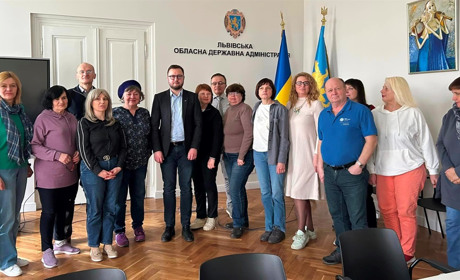 Тилова Львівщина в умовах війни: як регіон виконує місію найбільшого гуманітарного хабу країни