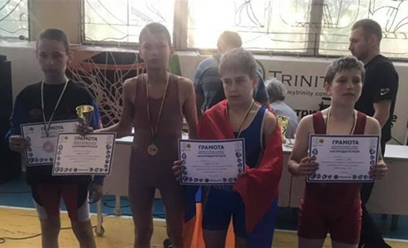 Волновахские борцы, по традиции,  выбороли медали на чемпионате в Мариуполе
