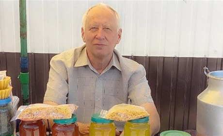 Про злих середньоруських бджіл та дешевий мед. 10 НеТупих питань пасічнику Дмитрію Жученку