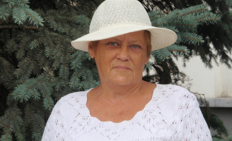 Сватівчанці Олені Козюберді потрібна допомога. Її рідні і колеги збирають гроші на хіміотерапію