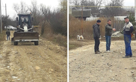 Ініціатива: у Мирному жителі однієї вулиці самі будують дорогу: не асфальт, але з твердим покриттям