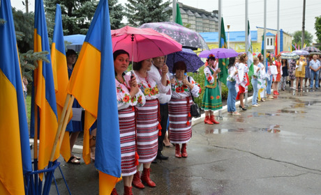 У Сватовому відсвяткували першу річницю утворення району: фоторепортаж