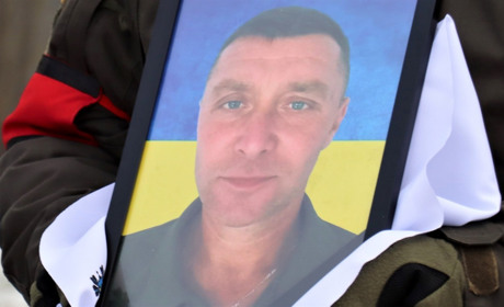 “Жалкують, що загинув таки гарний чоловік”. Відбулося прощання з Сергієм Храмойкіним