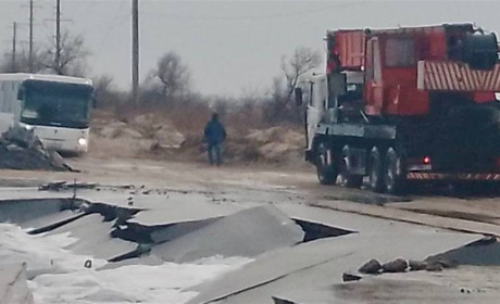 В Бердянську змило дорогу на Косу, окупанти перекрили в'їзд