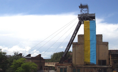 Вугілля в Україну везуть із США та Колумбії, бо свого бракує. Через це державні ТЕС простоюють