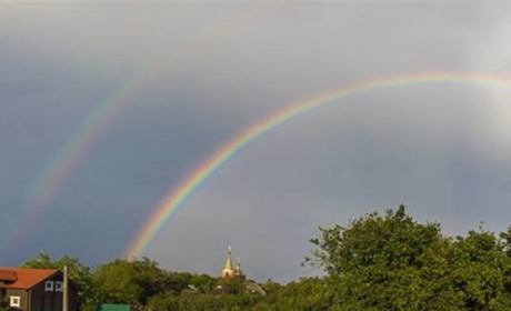 В Біляївці на небі з'явилось рідкісне явище — подвійна веселка: це встигли зафіксувати