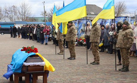 У Сарнах попрощалися з молодшим сержантом Андрієм Вороним