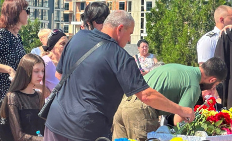 Южненська громада провела в останню путь військового Юрія Єлтухова (ФОТО)