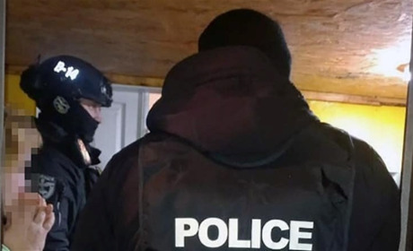 Шепетівські правоохоронці затримали злочинну групу за розбійний напад на пенсіонерку