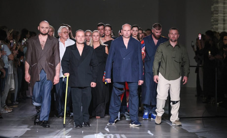 Представив інклюзивний одяг: ветеран із Глухова вийшов на подіум Ukrainian Fashion Week