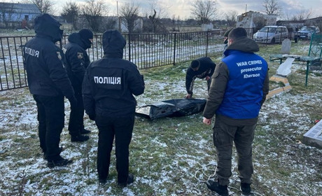 На Херсонщині ексгумували тіла ще двох жертв агресії ворога, серед них 12-річна дитина