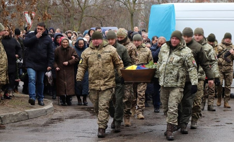 У Вараші в останній шлях провели 30-річного захисника Павла Ліпка