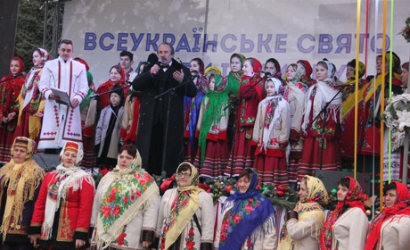 Новий формат, тисячі людей, гумор, частування, десятки розваг: у Калинівці відбулося свято гумору