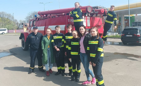 У Переяславі працівники ДСНС знайомили учасників руху ДЮРП з пожежно-рятувальною справою