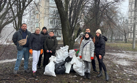 13 кілограмів пластику з дитячої гірки: як у Жовтих Водах провели зимову толоку