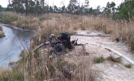 У селі Мульчиці поліцейські вилучили мотопомпу та обладнання для видобутку бурштину