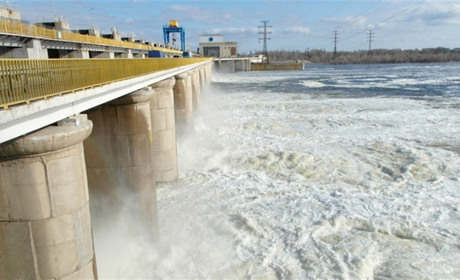 З Каховського моря скидають воду
