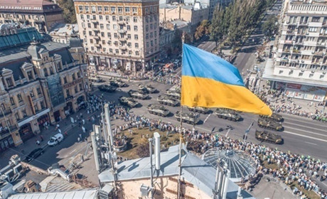 Хода Гідності: військові, оркестр та зірки шоу-бізнесу