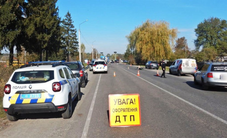 Смертельна аварія: у Рівненському районі зіткнулися мотоцикл і фургон