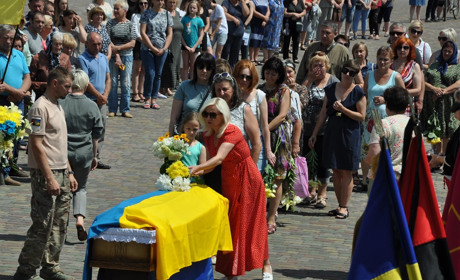 У Сарнах попрощалися з 46-річним стрільцем Олегом Костюком