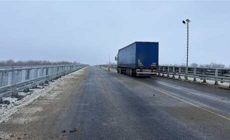 На Чернігівщині відкрили для руху частину мосту через Десну