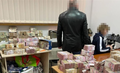 Понад 150 мільйонів гривень готівки вилучили львівські правоохоронці у нечесних підприємців