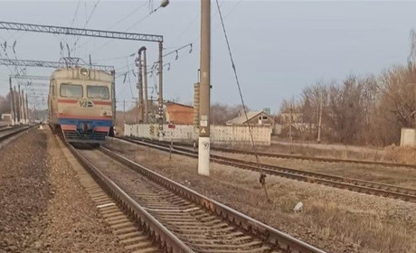 Трагедія на залізниці електропотяг «Шостка-Київ» збив 27-річного чоловіка