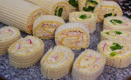 Рецепт дня: крабовий рулет із вафельних коржів