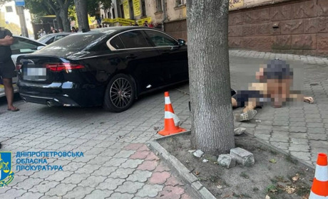 В Дніпрі поліцейський застрелив чоловіка: що відомо про подію і що загрожує патрульному