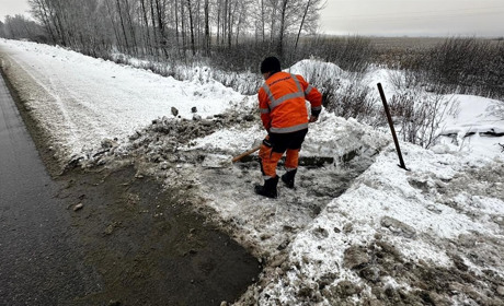 Дорожники готують траси Житомирщини до прийдешніх морозів