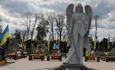У поминальні дні у Звягелі організували додаткові автобусні маршрути: розклад