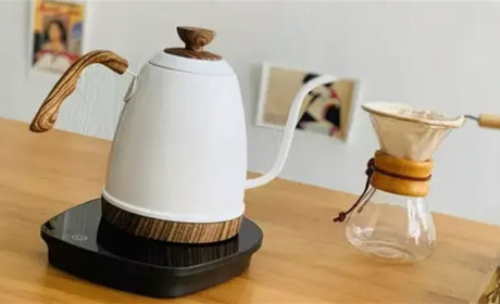 Коли варто обрати електрочайник об’ємом до 1 літра: практичні поради