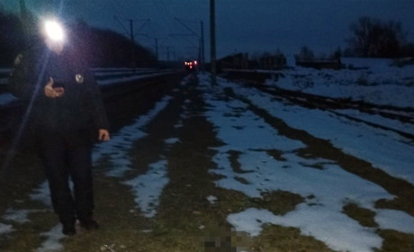На Звягельщині під потяг потрапив місцевий житель — чоловік загинув